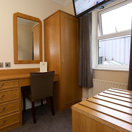 Globe Inn Тамуърт Екстериор снимка