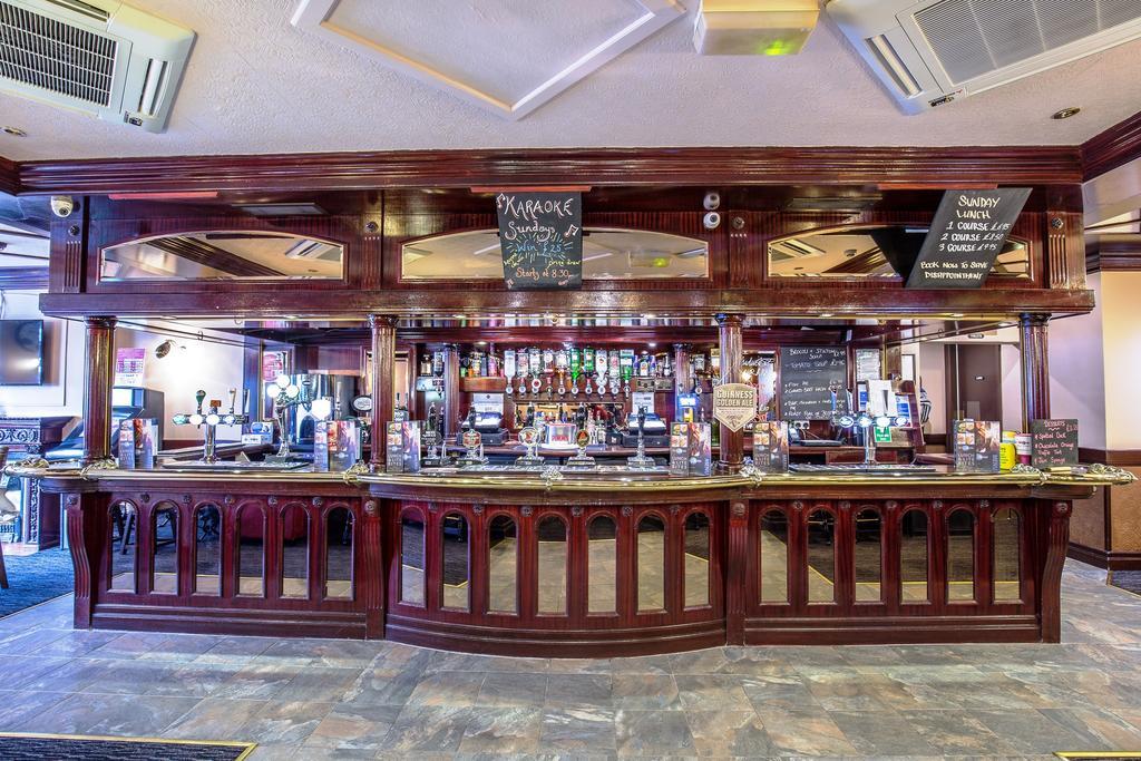 Globe Inn Тамуърт Екстериор снимка