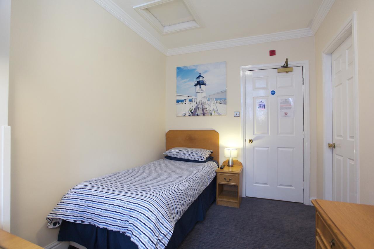 Globe Inn Тамуърт Екстериор снимка