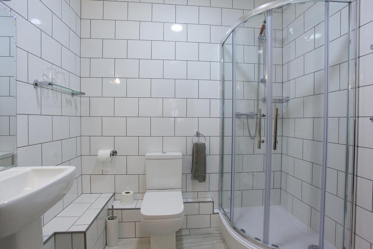 Globe Inn Тамуърт Екстериор снимка